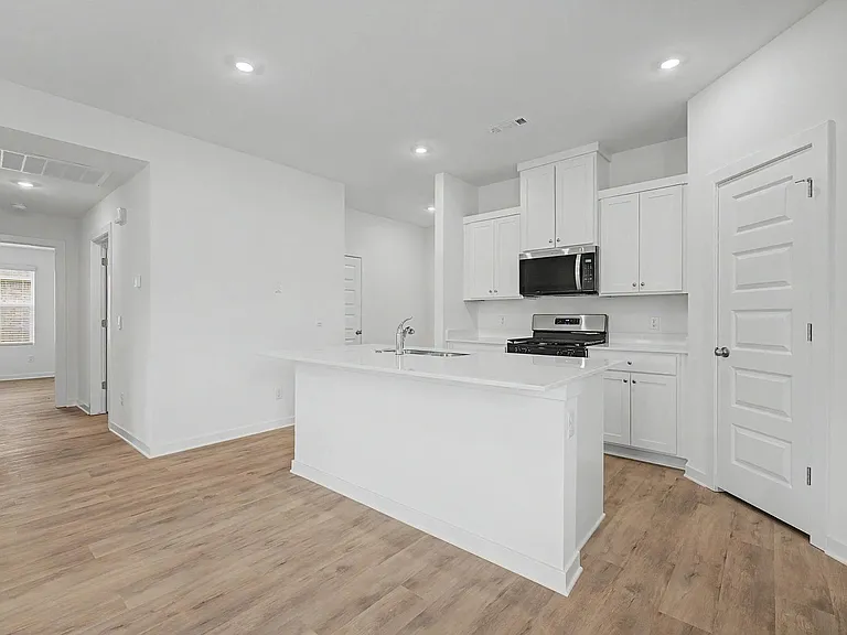 529 Nevada St — Photo 4