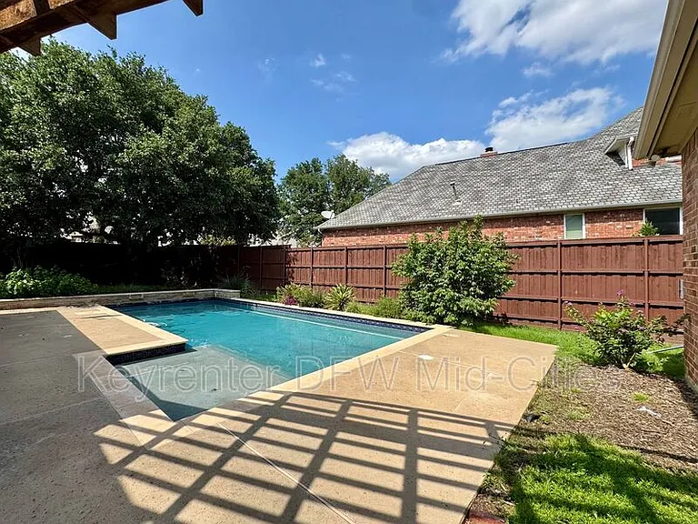 2417 Creekside Cir S — Photo 39
