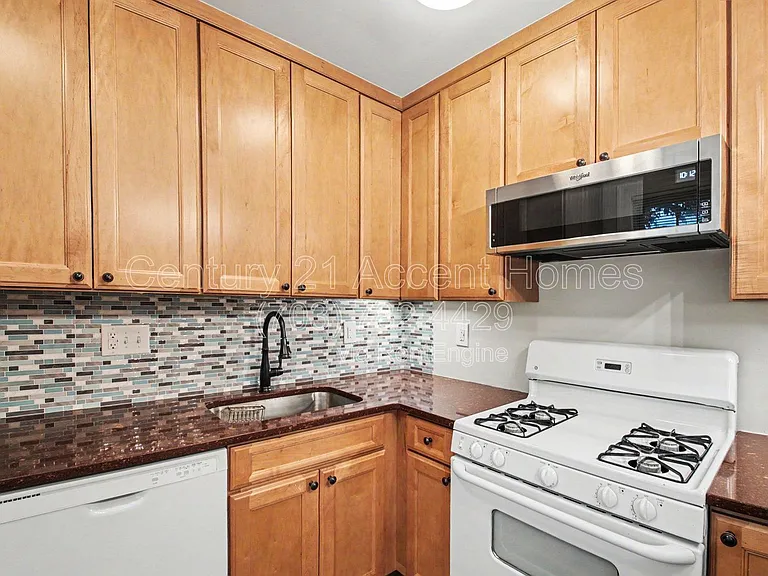 1510 S Edgewood St #550 — Photo 8