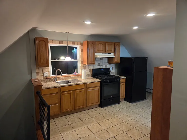 152 Washington St #3 — Photo 1