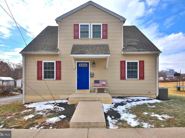 404 Cherry St, East Greenville, PA 18041