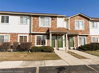 31842 Kelly Rd, Roseville, MI 48066