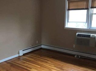 204 Greenleaf Ave APT 4B, Staten Island, NY 10310