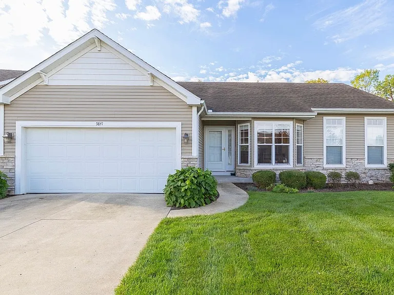 5841 Cottage Cir — Photo 2