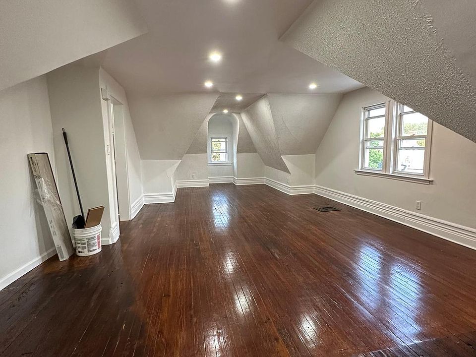 2nd image of 270 Summit Ave #3