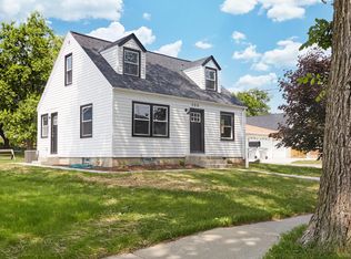 300 W Martin Ln, Milwaukee, WI 53207