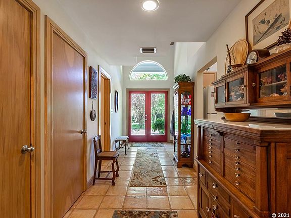 4th image of 6506 NW 136th St