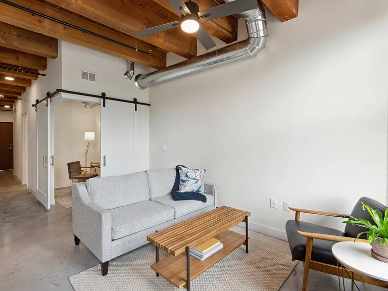 724 N 1st St — Photo 35