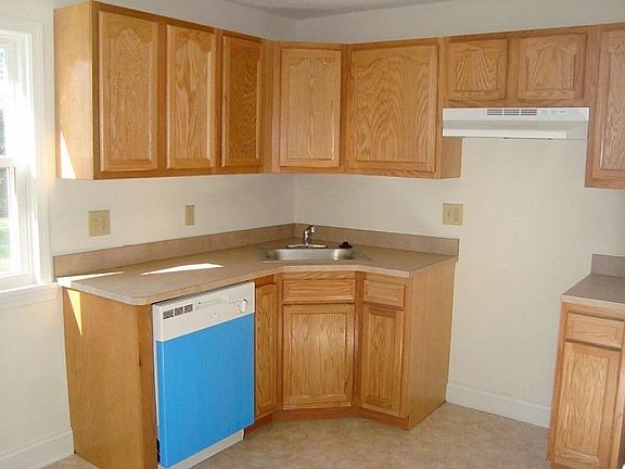 3rd image of 244 E 246th St