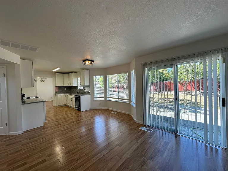 745 Monte Carlo Dr — Photo 8
