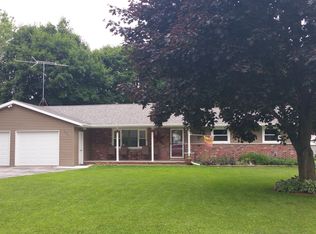 225 S Elm Ave, Gillett, WI 54124