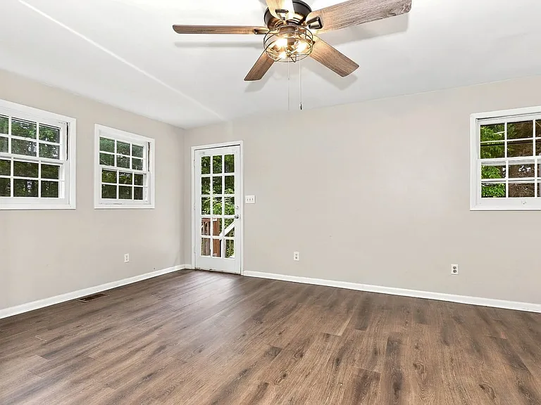 8611 Belews Creek Rd — Photo 4