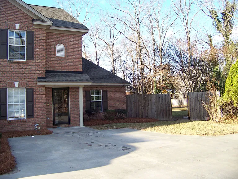 103A Lee Ln — Photo 2
