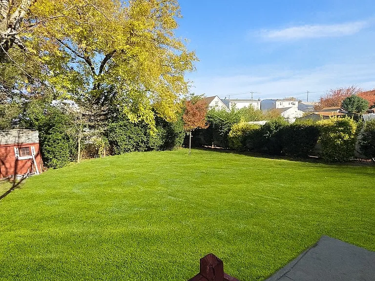 113 Yoakum Ave — Photo 4