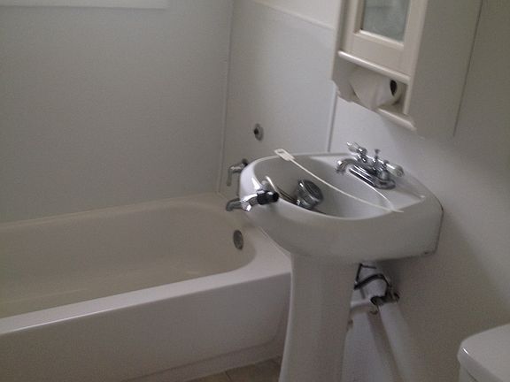 3rd image of 124 Twin Lakes Ln