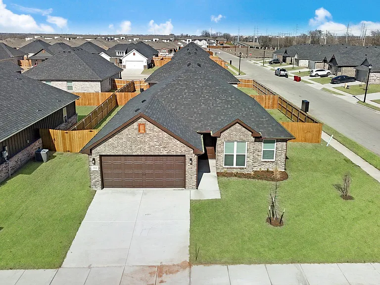 2801 Tulip Dr — Photo 34
