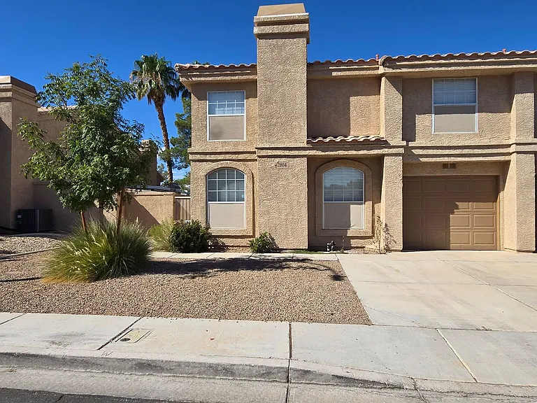 2804 Crystal Lantern Dr — Photo 1