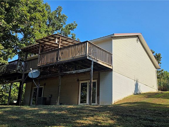 3rd image of 4931 Salles Dr