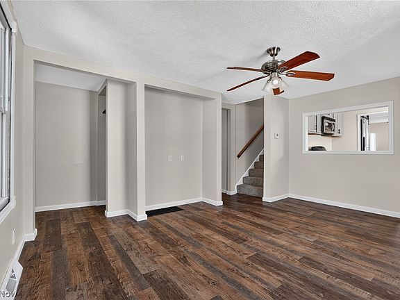 3rd image of 380 Centennial St