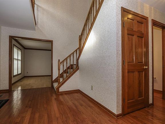 5th image of 9931 McCauly Woods Dr