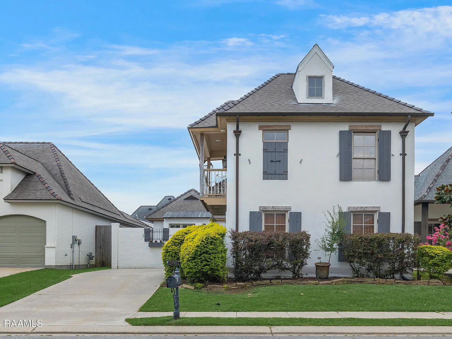 3 bed, 2.5 bath, 2226 sqft, $2,500 — Photo 1