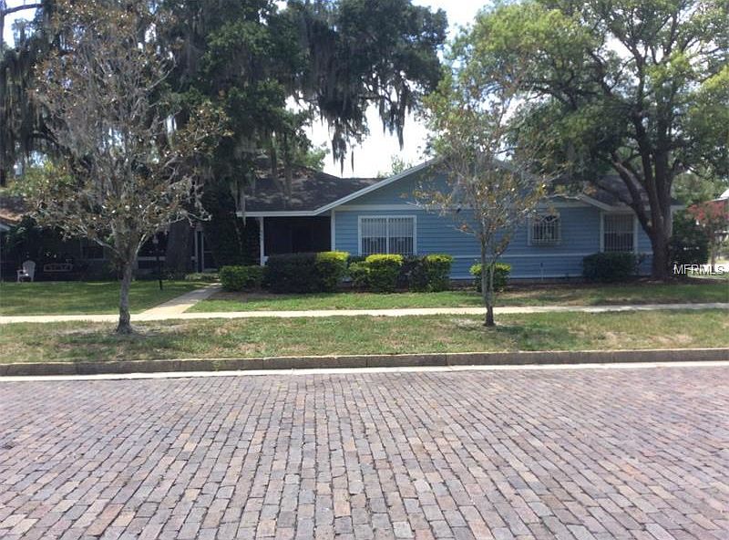 1st image of 400 Oak Ave