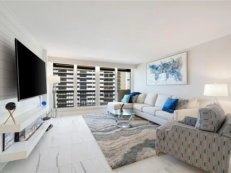 4001 Gulf Shore Blvd N #702 — Photo 6