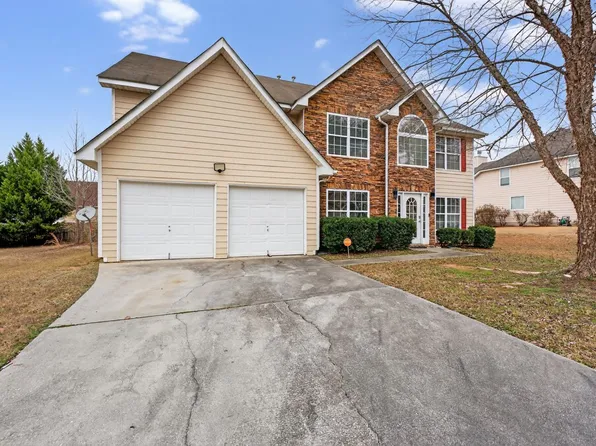 5040 Estonian Dr, Fairburn, GA 30213