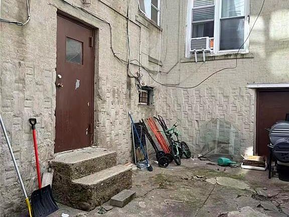 5th image of 2027 78th St