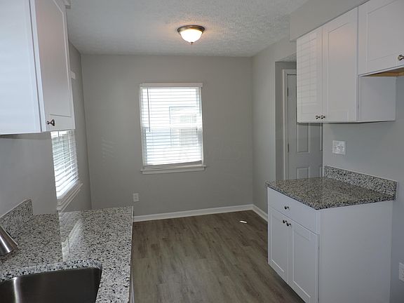5th image of 3394 Medina Ave