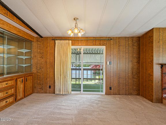 5th image of 311 SE Surf Ave