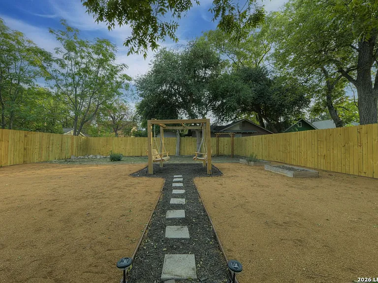 406 McKinley Ave — Photo 22