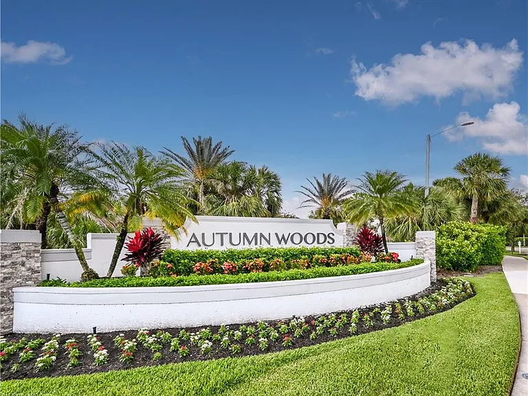 6453 Autumn Woods Blvd — Photo 2