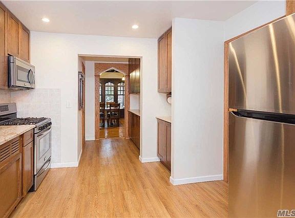 5th image of 4236 209th St