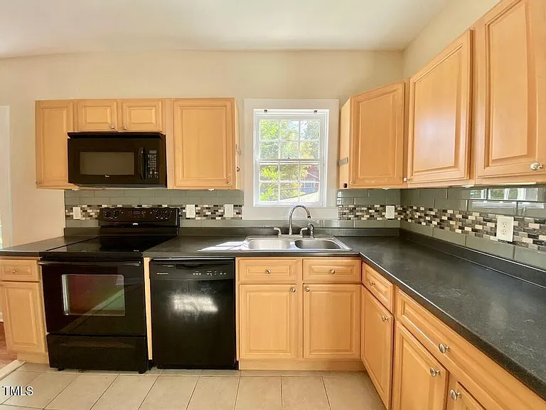 1201 Berkeley St — Photo 13