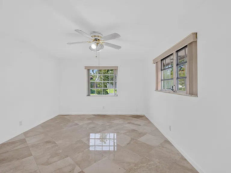 300 NW 42nd St — Photo 18