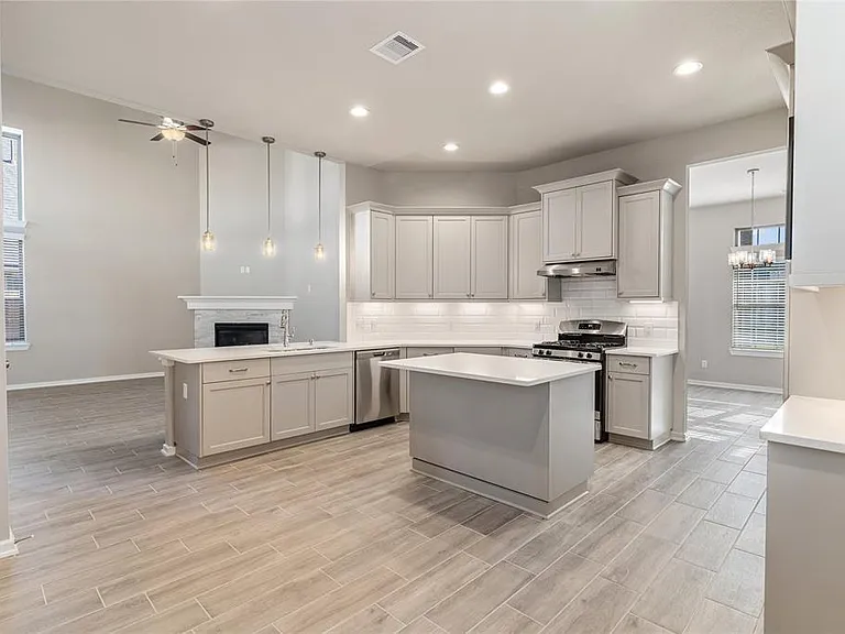 4207 Maple Glen Dr — Photo 12