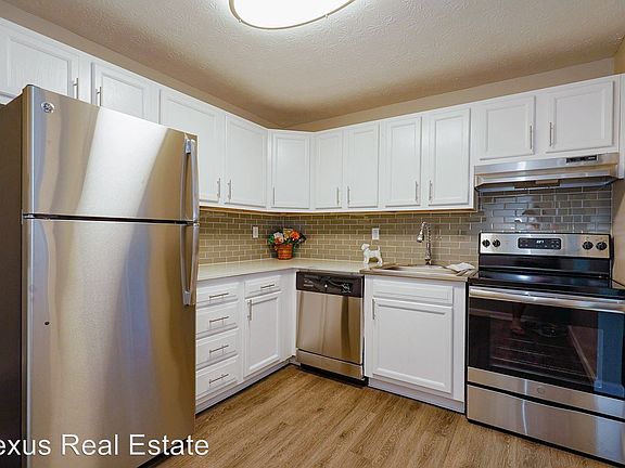 5th image of 5 Dorchester Dr #8541661