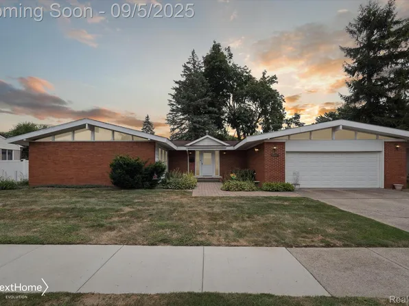 9445 Washington St, Romulus, MI 48174