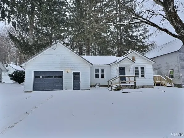 27 North St, Mc Graw, NY 13101