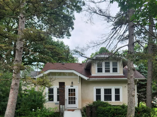 1434 Hythe St, Saint Paul, MN 55108