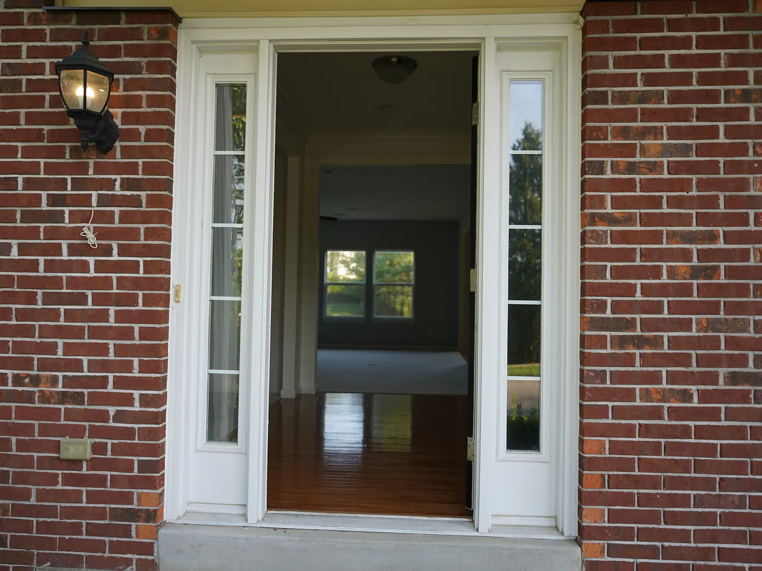 4 bed, 3184 sqft, $3,350 — Photo 2