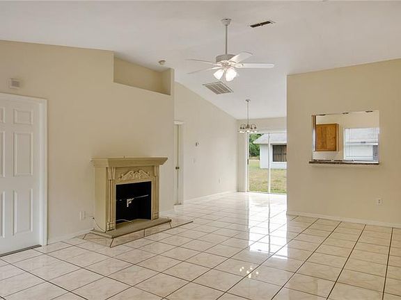 3rd image of 790 Platypus Ct