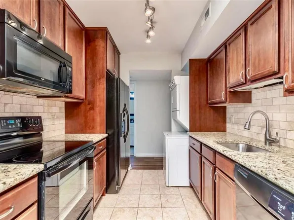 9178 N Swan Cir, Saint Louis, MO 63144