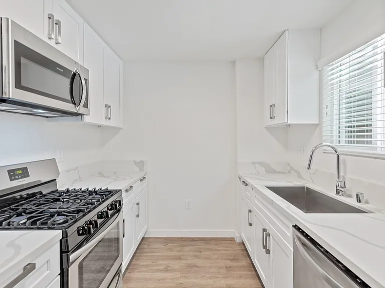 18425 Malden — Photo 29