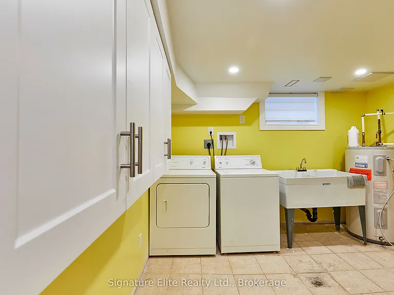 100A Kitchener Rd #LOWER — Photo 12