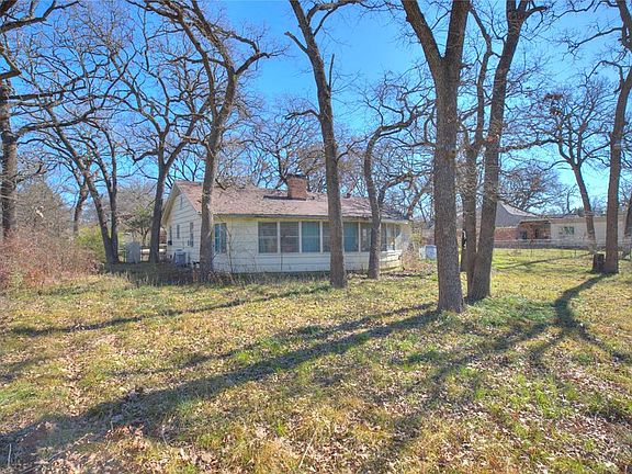 3rd image of 611 Pleasant Hills Dr