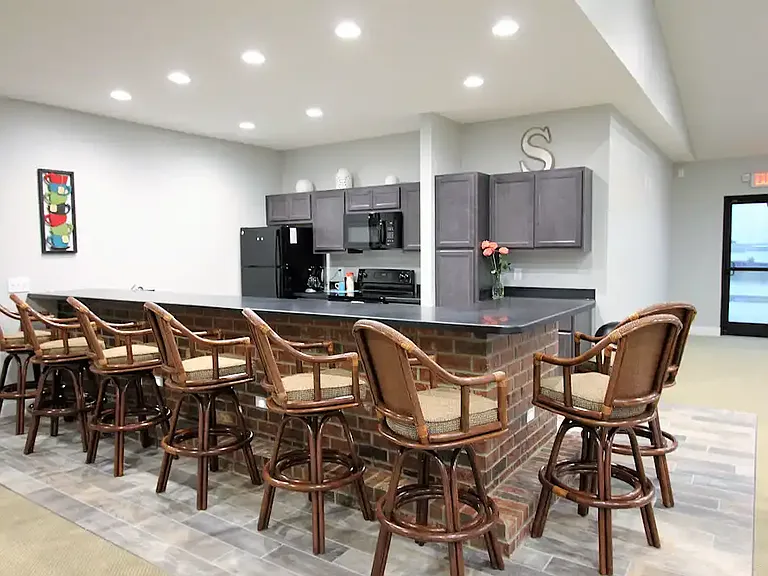 Shelby Oaks Apartments — Photo 28