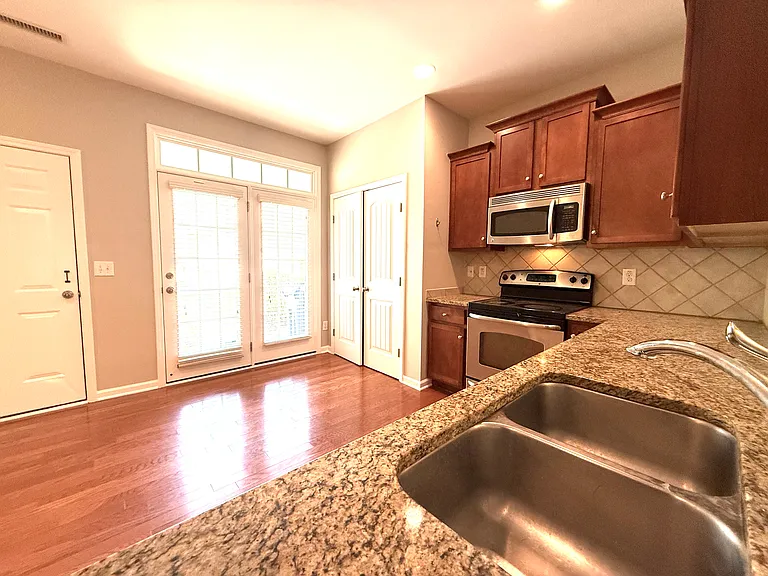 514 Dragby Ln — Photo 44