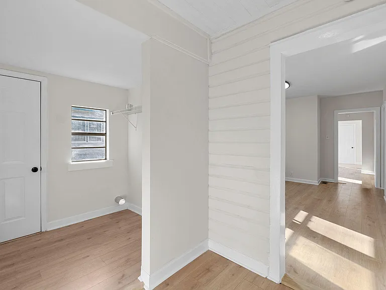 2833 Hazel St — Photo 17